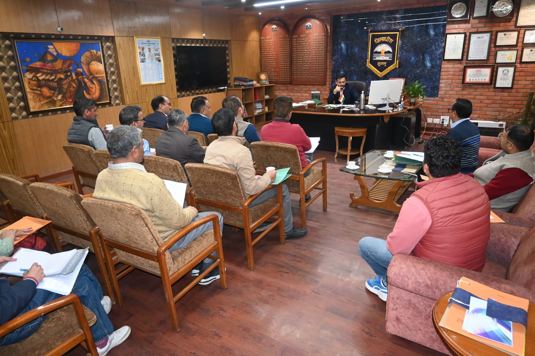 उपायुक्त की अध्यक्षता में जिला स्तरीय अपरेंटिसशिप सीमित की बैठक आयोजित।