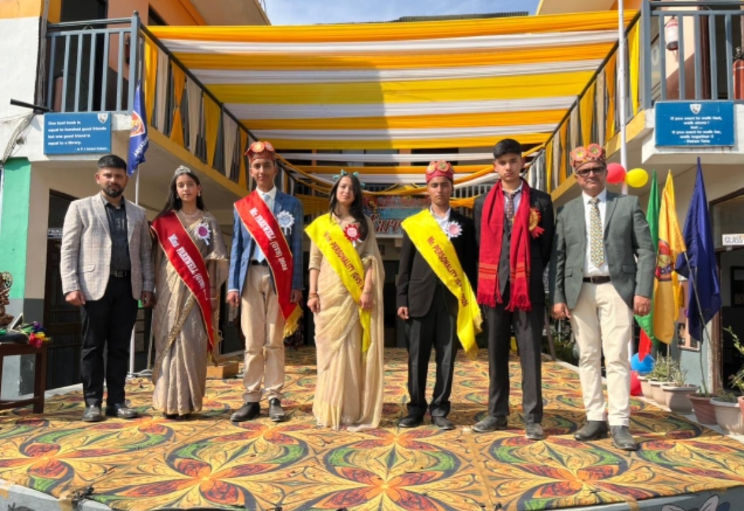 – किंजल मिस फेयरवेल  तथा आयुष मिस्टर फेयरवेल घोषित  – उपलक्ष महाजन मिस्टर पर्सनालिटी व सोनाली मिस पर्सनालिटी चुने गए  – नितिन को मिस्टर ऑल राउंडर चुना गया