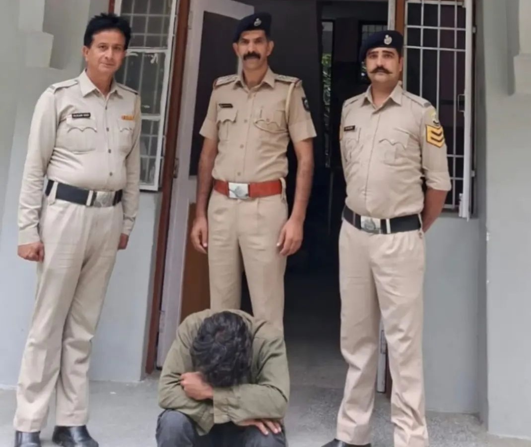 *नशा तस्करी के विरुद्ध विशेष अभियान के तहत पुलिस की बड़ी कार्रवाई, दो मामलों में 211 ग्राम चरस, 11 ग्राम हैश ऑयल व  3 ग्राम चिट्टा बरामद*